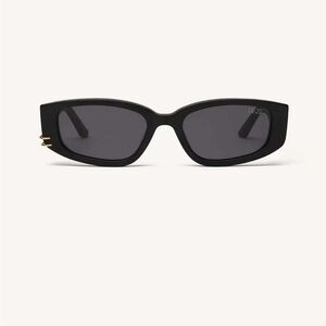 DEZI CUFFED Sunglasses - MATTE BLACK / DARK SMOKE / GOLD